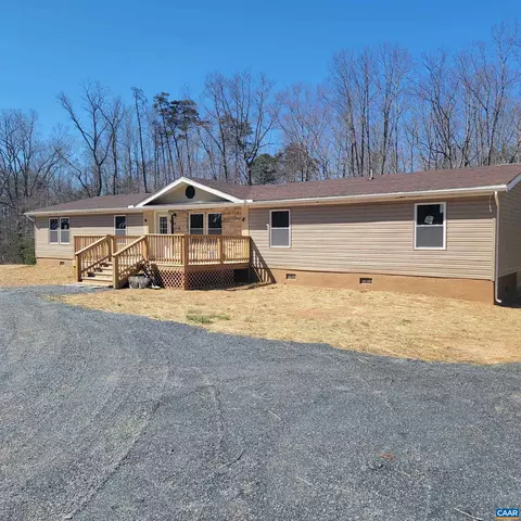 6643 Ridge Rd, Arvonia, VA 23004