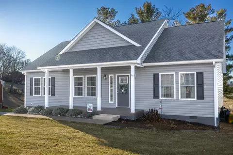 47 Birchwood Rd, Staunton, VA 24401