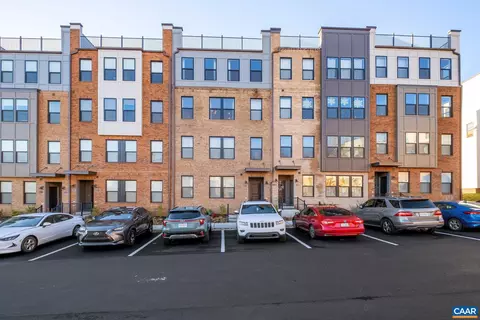 820 Wesley Ln #B, Charlottesville, VA 22911