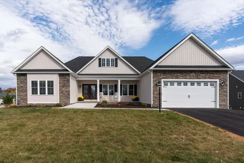 412 Peterson Ln, Waynesboro, VA 22980