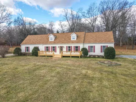 5462 Lee Jackson Hwy #1, Raphine, VA 24472