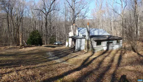 5286 Cub Creek Rd, Roseland, VA 22967