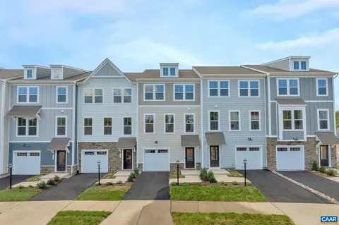 6033 Mccomb St, Crozet, VA 22932