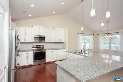 2154 Thomas Jefferson Pkwy, Charlottesville, VA 22902