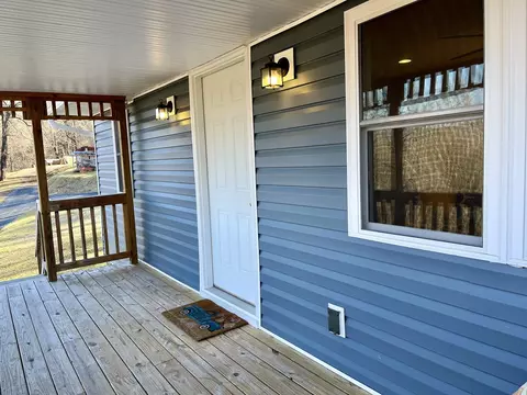 61 Stokes Dr, Craigsville, VA 24430