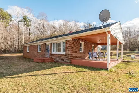 1284 Richmond Hwy, Amherst, VA 24521