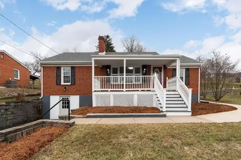 354 Linden Dr, Staunton, VA 24401