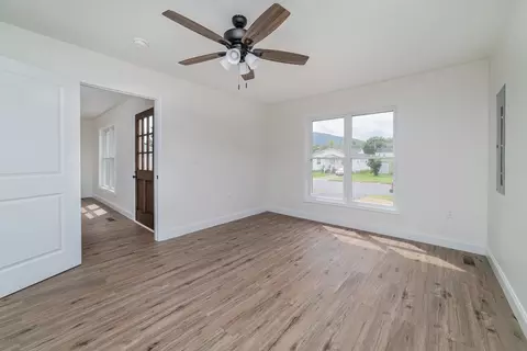 16620 E Spring St E, Elkton, VA 22827 photo 11