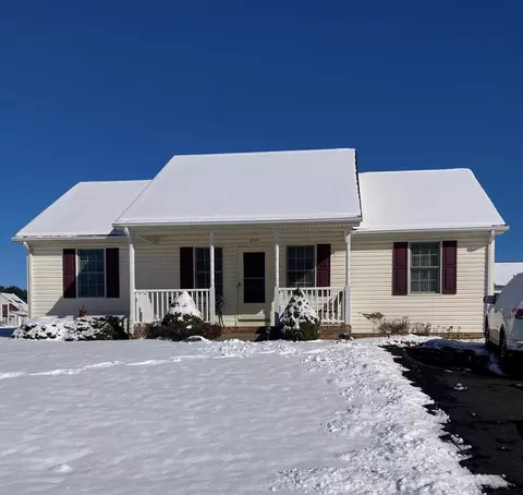 2117 Mosley St, Waynesboro, VA 22980