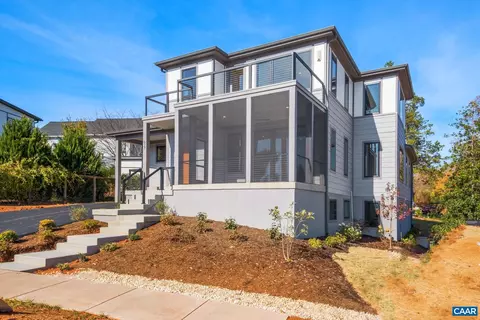 627 Lochlyn Hill Dr, Charlottesville, VA 22901