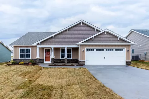 182 Lindburgh Dr, Waynesboro, VA 22980