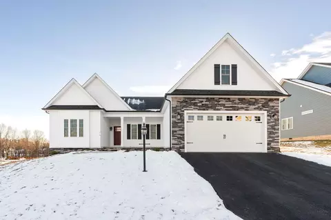 180 Tomasville Dr, Waynesboro, VA 22980