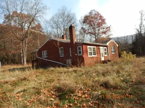 211 Mericas Ln, Elkton, VA 22827