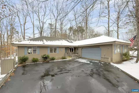 62 Riverside Dr, Palmyra, VA 22963