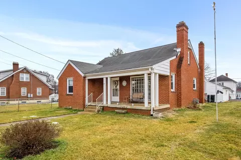 608 Florence Ave, Waynesboro, VA 22980