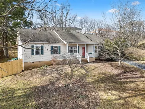 504 Wheat St, Staunton, VA 24401