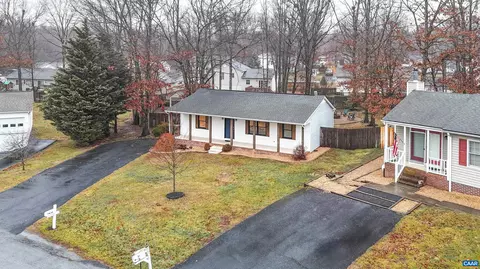 25 Carson Cir, Stuarts Draft, VA 24477 photo 4