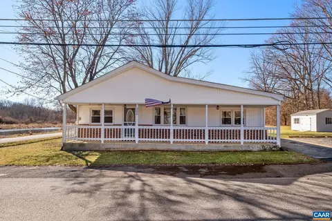 200 N Oak Ln N, Waynesboro, VA 22980