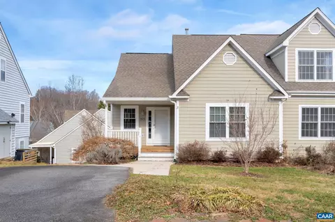 913 Locust Ln, Charlottesville, VA 22901