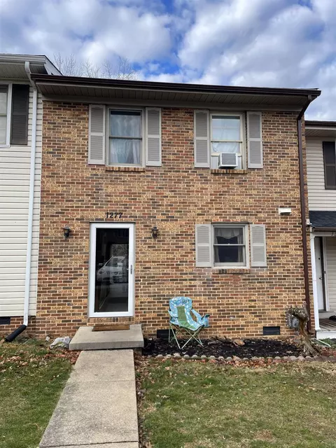 1277 Country Club Ct, Harrisonburg, VA 22802