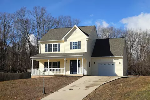 907 Geoffery St, Staunton, VA 24401