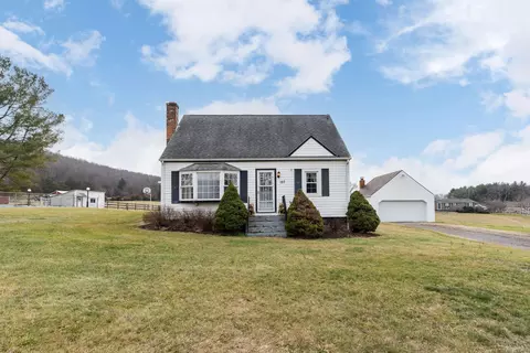157 Humbert Rd, Crimora, VA 24431