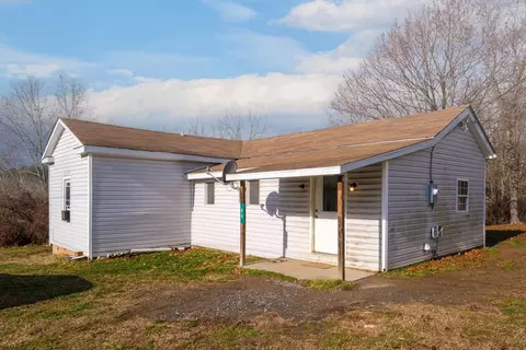 84 Johnson St, Craigsville, VA 24430