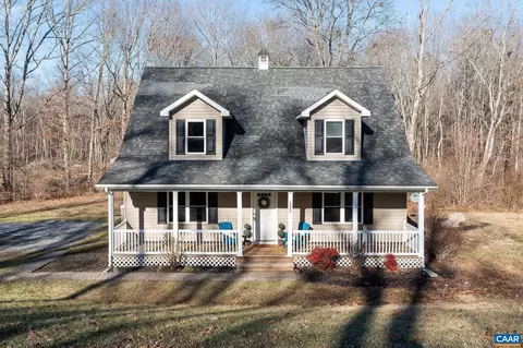 1224 Howardsville Tpke, Stuarts Draft, VA 24477