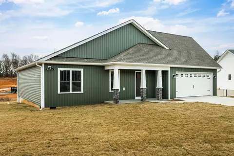 27 Thomas Dean Ct, Waynesboro, VA 22980