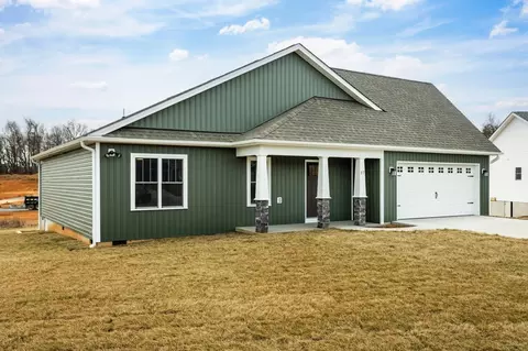 27 Thomas Dean Ct, Waynesboro, VA 22980