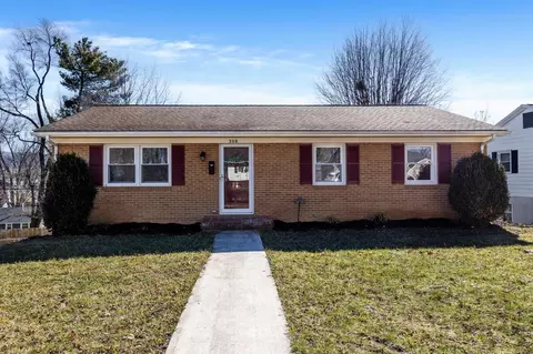 308 Spruce St, Waynesboro, VA 22980