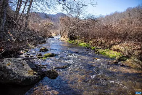 Davis Creek Ln, Lovingston, VA 22949