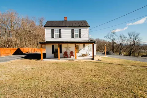 8036 Frank Lane Rd, Singers Glen, VA 22850