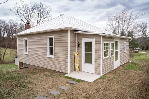3796 E Point Rd, Elkton, VA 22827