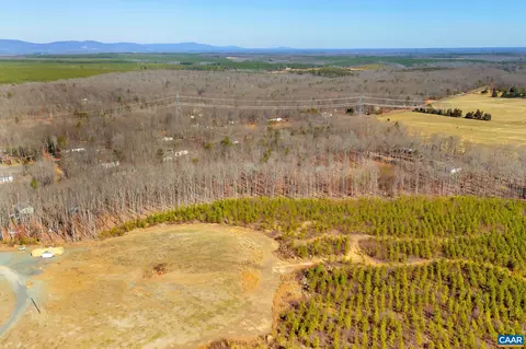 76 Ruritan Lake Rd # A, Scottsville, VA 24590