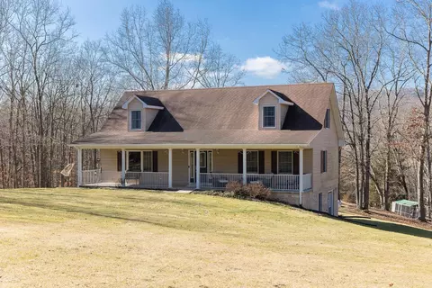 334 Divide Ln, Mathias, WV 26812