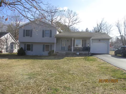 394 Cooper Dr, Stuarts Draft, VA 24477