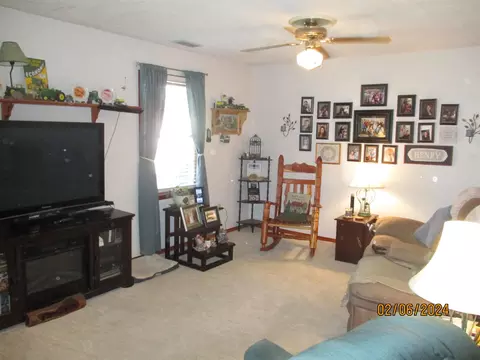 394 Cooper Dr, Stuarts Draft, VA 24477 photo 14