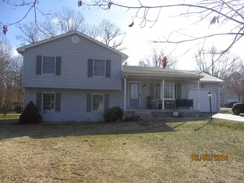 394 Cooper Dr, Stuarts Draft, VA 24477 photo 2