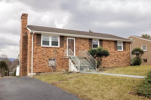 1620 Fir St, Waynesboro, VA 22980