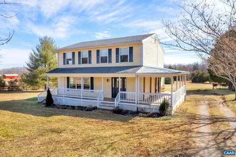 6942 W River Rd, Scottsville, VA 24590