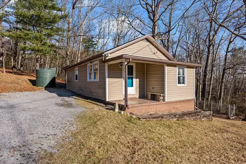 132 Sharp Hill Ln, Hinton, VA 22831