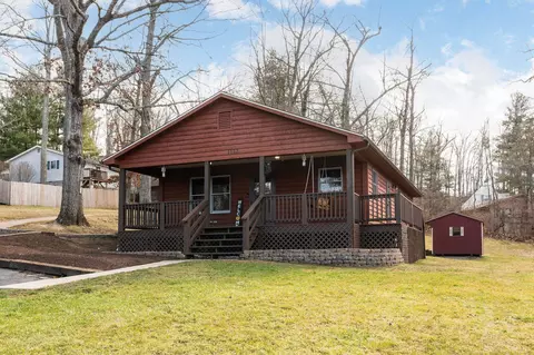 1112 Reservoir St, Waynesboro, VA 22980