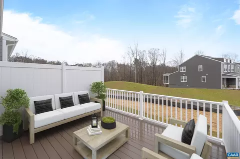 1624 Koch Ct, Charlottesville, VA 22911