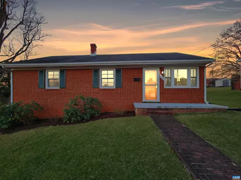 1016 Peartree Ln, Charlottesville, VA 22901