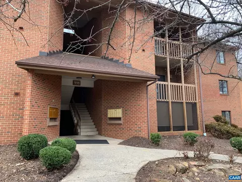111 Turtle Creek Rd #4, Charlottesville, VA 22901
