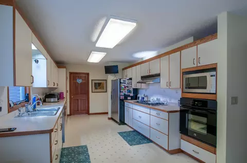 Kitchen - 106 Merrick Ln, Raphine, VA 24472 photo 2 of 6