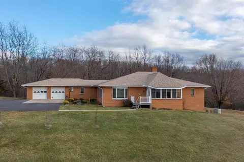 Exterior - 106 Merrick Ln, Raphine, VA 24472 photo 2 of 10
