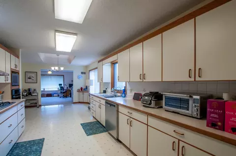 Kitchen - 106 Merrick Ln, Raphine, VA 24472 photo 3 of 6