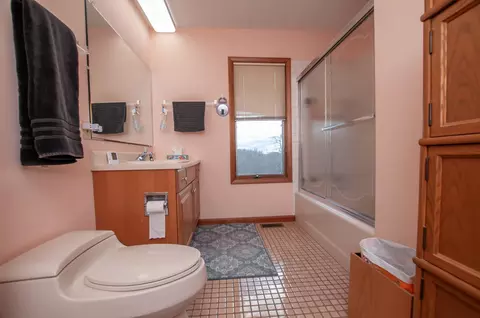Bath - 106 Merrick Ln, Raphine, VA 24472 photo 6 of 6